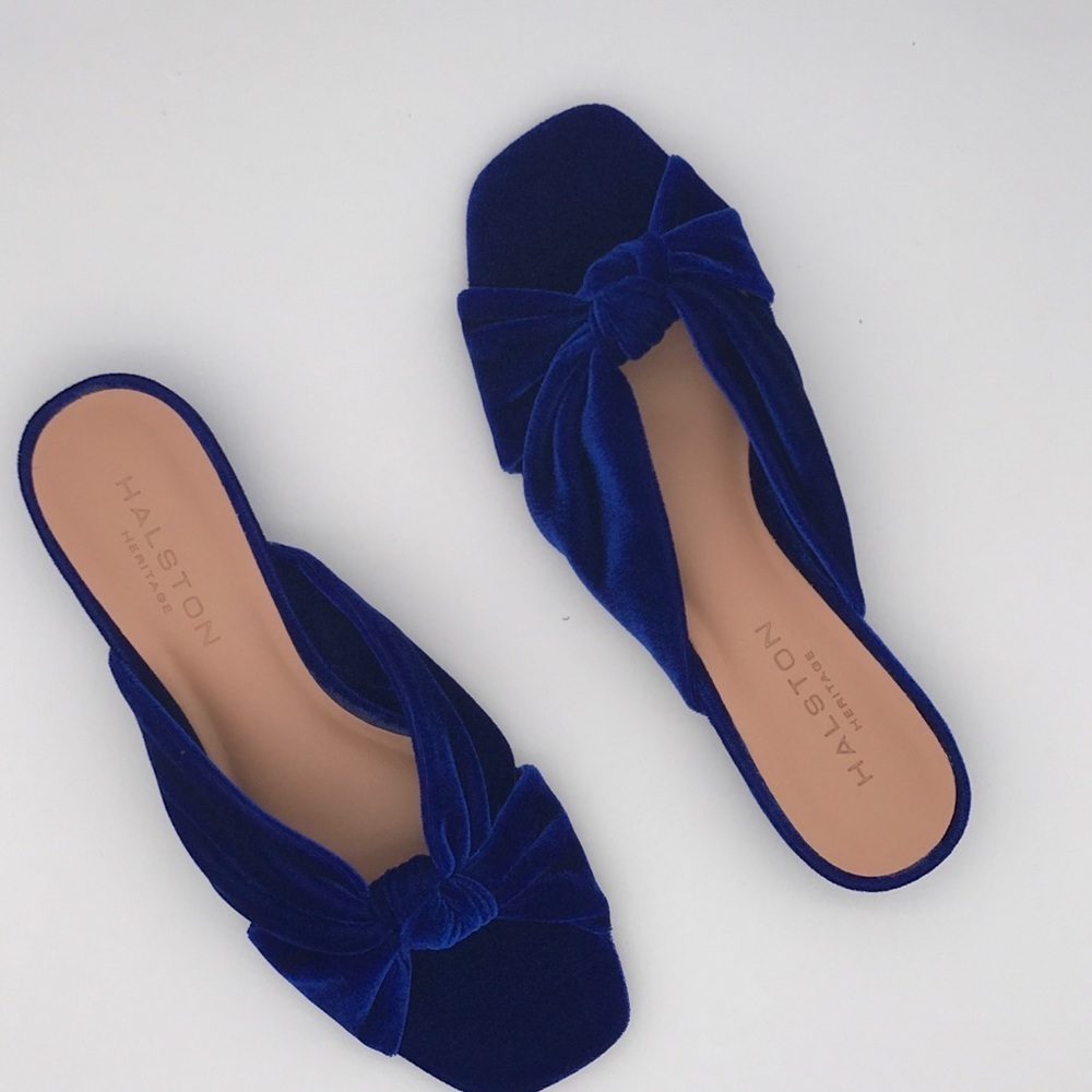 NWOB Halston Heritage Ginny knotted velvet slide‎ sandal Size 5.5